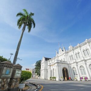 the penang city hall - a place you'll visit in the penang city tour