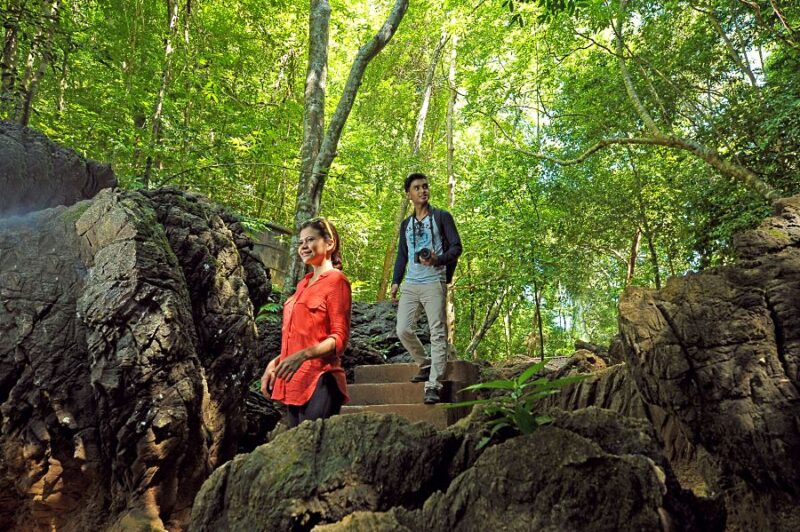 going to the dayang bunting lake during your island hopping trip includes a little walk into the lake