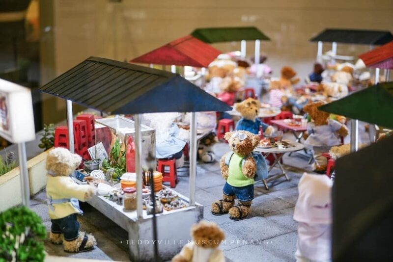 teddyville-museum-penang-hawkers miniature teddy bears in the teddyville museum pulau pinang