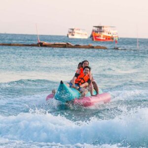 playing banana boat at koh larn pattaya
