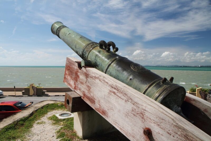 a cannon in the fort cornwallis in the penang island