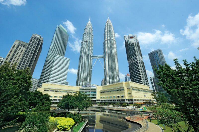 klcc park view of the lake