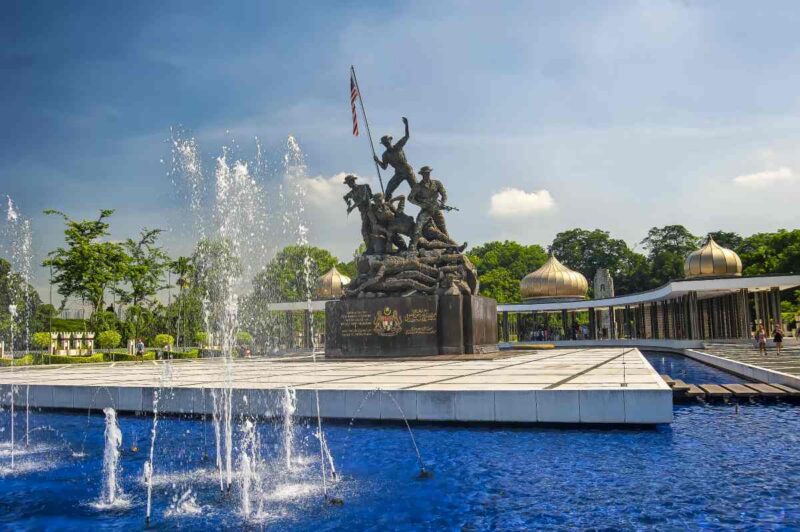 national monument kuala lumpur or tugu negara malaysia