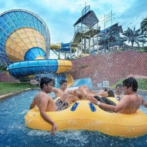 a famosa resort water park ticket lets you ride on lazy river