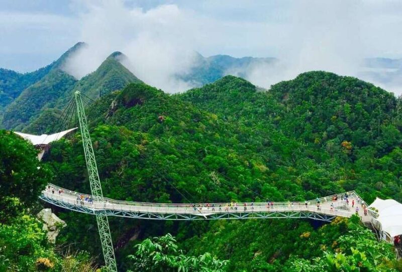the langkawi skybridge view
