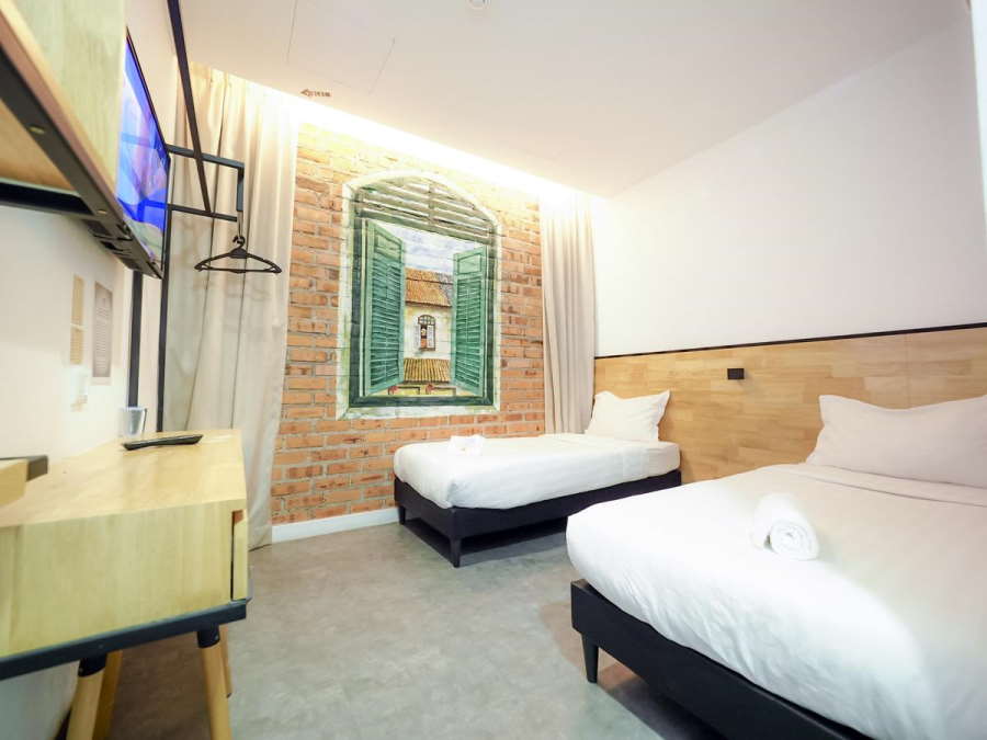 the room in the jw boutique hotel melaka - perfect for budget travellers