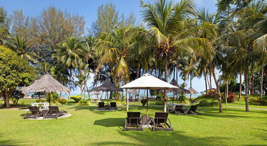the bayview beach resort penang ground area by the beach