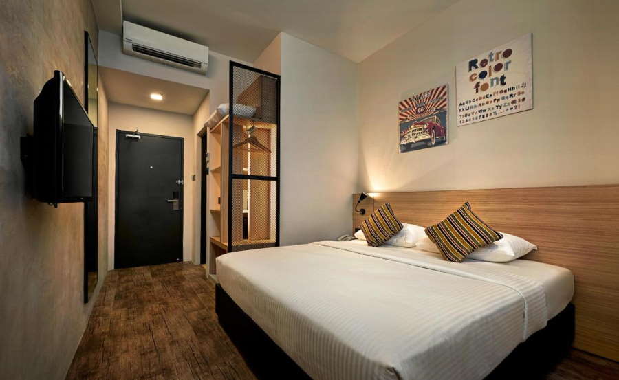 the room in u hotel, bayan lepas, penang is simple but comfortable for its cheap price